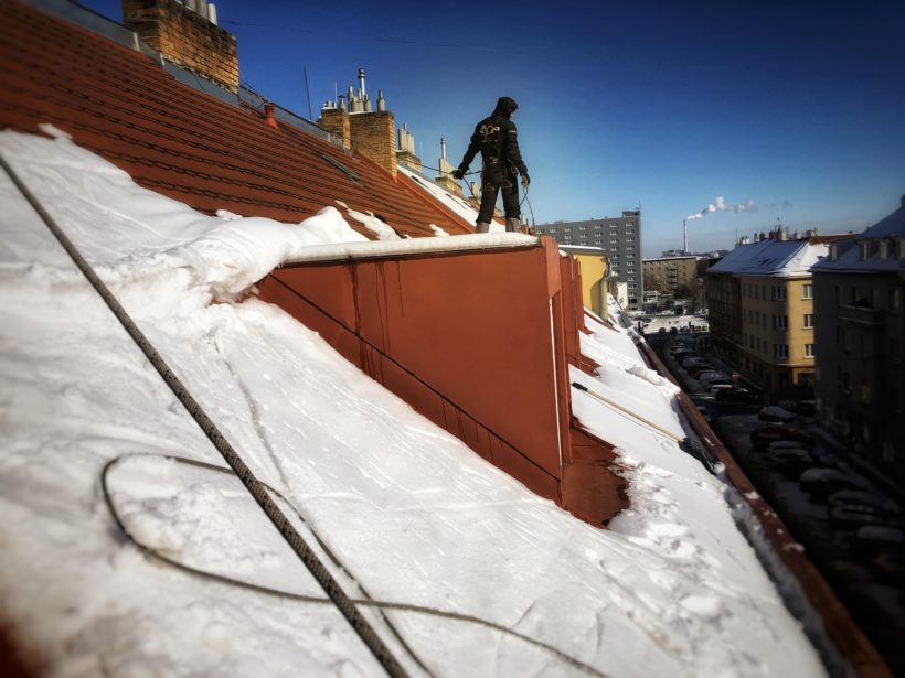 Výškové práce a odstraňování sněhu ze střech