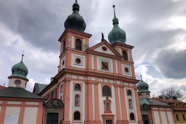 Rekonstrukce krovů a střechy kláštera