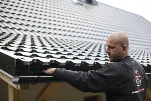 2c. Kvalitní střecha má při správné montáži záruku až 50 let     